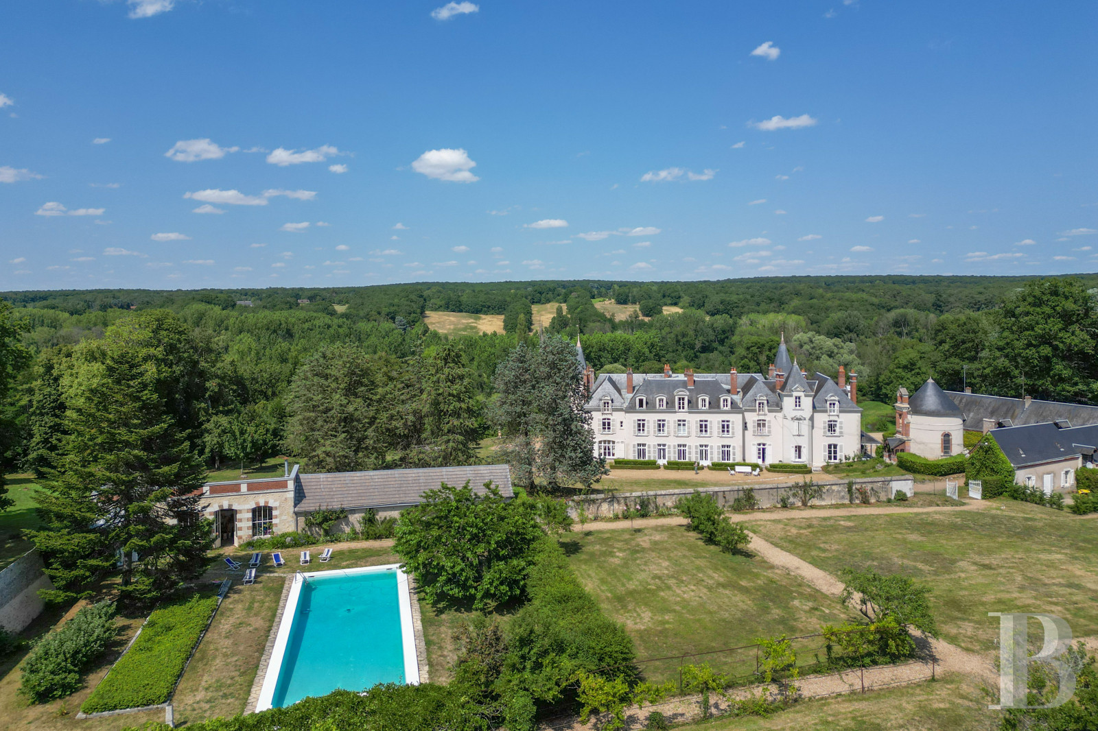 A 19th-century château by the Cisse river, south-west of Blois in the Loir-et-Cher region - photo  n°44